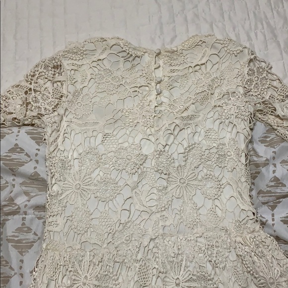 Lace cream dress - Picture 4 of 4